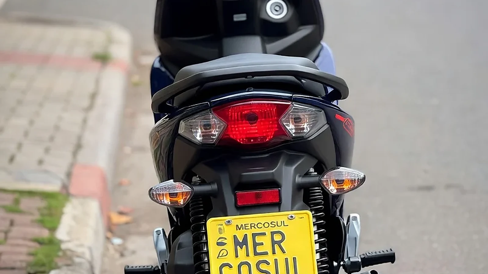 Ciclomotor Elétrico em 2026: Regras, Placa e Habilitação